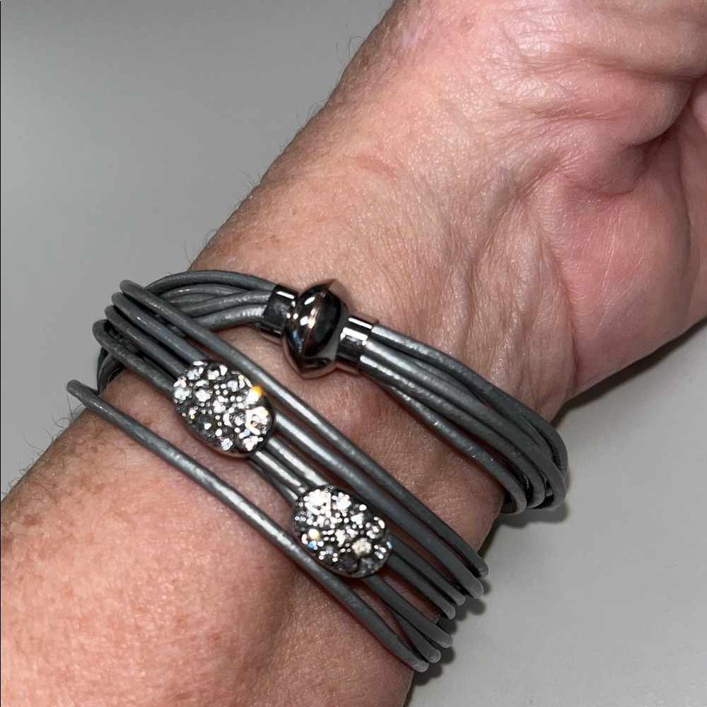 Source Unknown Silver Tone Multi-Strand Bracelet … - image 5